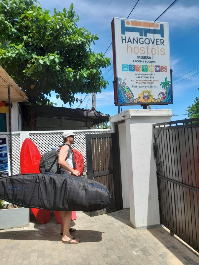 Hangover Hostels Mirissa Exterior foto
