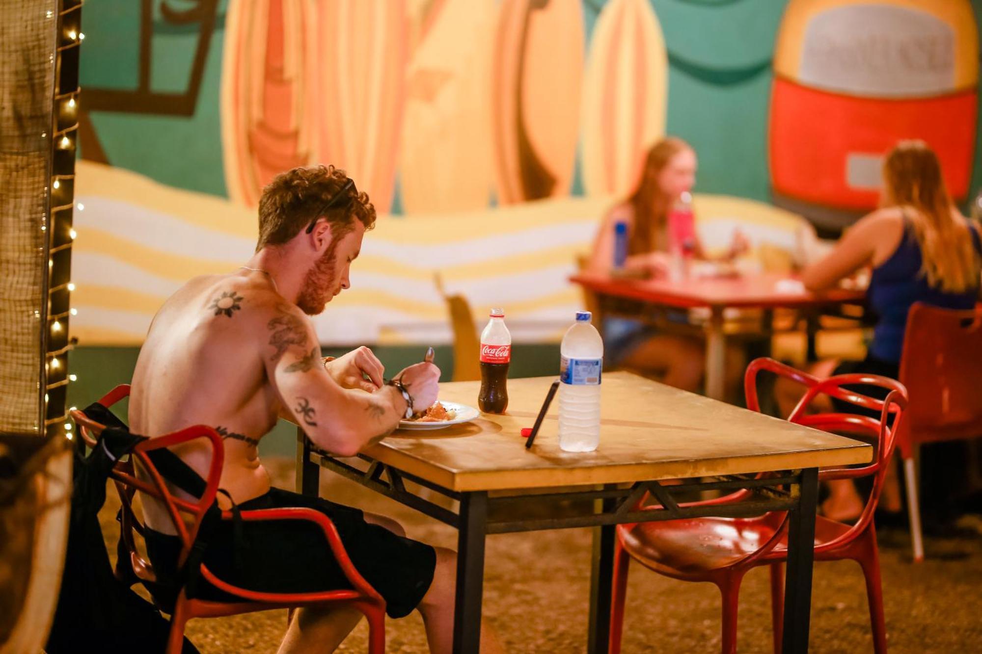 Hangover Hostels Mirissa Exterior foto