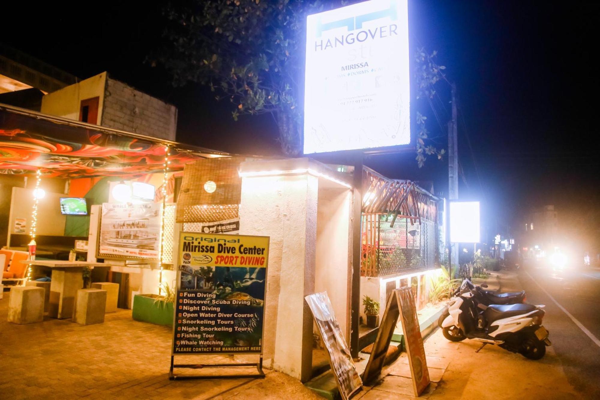 Hangover Hostels Mirissa Exterior foto